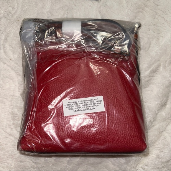 Brand New Pebble Leather RED call Scotty, Dooney, and Bourke Nag - Picture 6 of 10